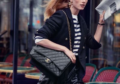 Sofia Coppola prête son oeil au sac Chanel 11.12