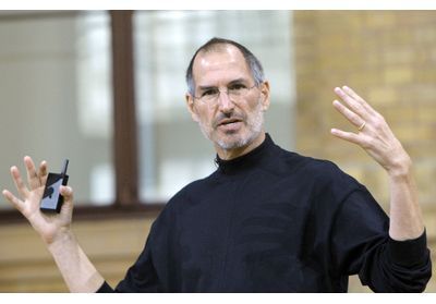 Une paire de Birkenstock de Steve Jobs vendue aux enchères pour un montant record