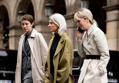 Comment porter le manteau ceinturé : 20 filles stylées nous inspirent