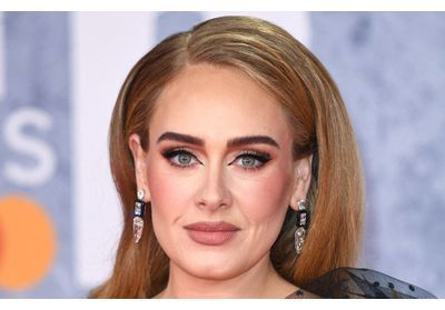 Adele : en plein concert, elle rend un touchant hommage à Céline Dion