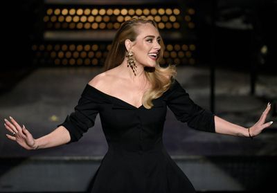 Adele revient sur sa perte de poids : « Je suis toujours la même personne »