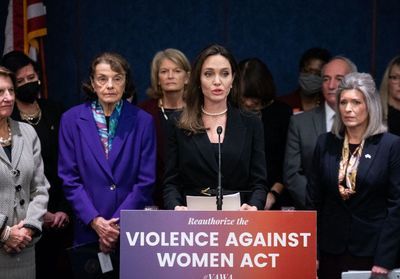 Angelina Jolie défend une loi contre les violences domestiques au Congrès américain