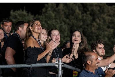 Angelina Jolie et Shiloh à Rome : mère et fille s'éclatent au concert de Måneskin