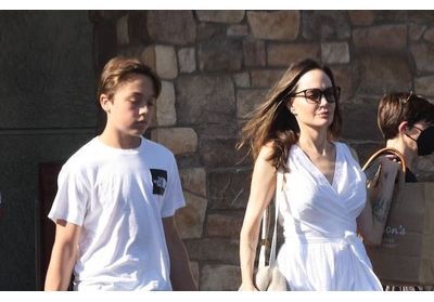 Angelina Jolie : journée shopping à Los Angeles avec son fils, Knox
