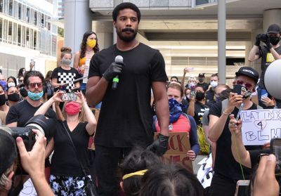 Black Lives Matter : l'acteur Michael B. Jordan dénonce le manque de diversité à Hollywood en pleine manifestation
