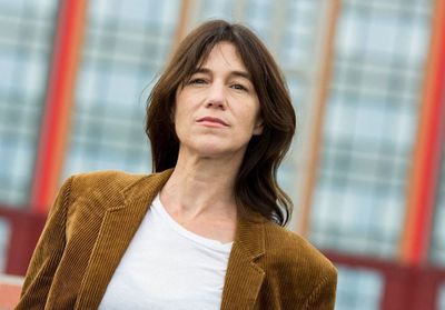 Charlotte Gainsbourg sans filtre : elle revient sur son expérience avec une femme