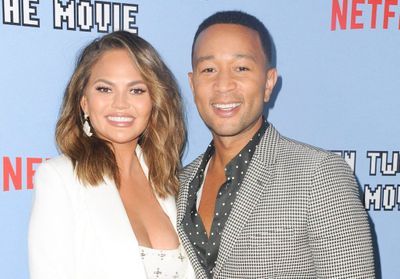 Chrissy Teigen annonce avoir perdu son bébé dans un déchirant message