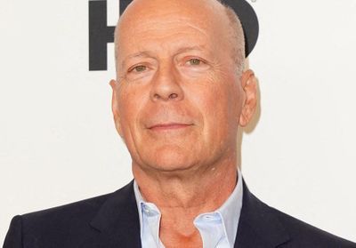 Confiné, Bruce Willis rase le crâne de sa fille Tallulah, elle est sublime