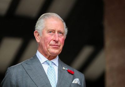Elizabeth II, toujours en forme : non, elle ne compte pas céder le trône au prince Charles de sitôt... rediff
 https://www.closermag.fr/royautes/elizabeth-ii-toujours-en-forme-non-elle-ne-compte-pas-ceder-le-trone-au-prince-c-1055864 …pic.twitter.com/R3n9