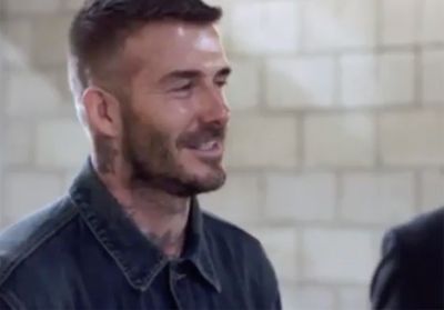 David Beckham : la vidéo gênante du footballeur qui découvre sa statue ratée  