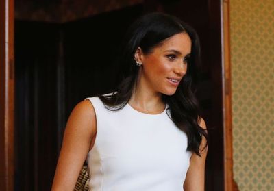 PHOTOS. Melania Trump : pourquoi la tenue qu'elle portait pour rencontrer Elizabeth II fait polémique