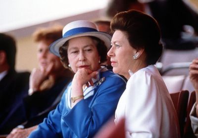 Elisabeth II et la princesse Margaret, deux soeurs unies sous le poids de la monarchie