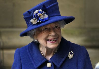 Elisabeth II : présente au baptême de ses arrière-petits-fils