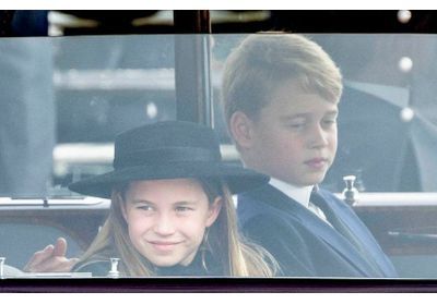 Funérailles d'Elisabeth II : la princesse Charlotte rappelle le protocole au prince George