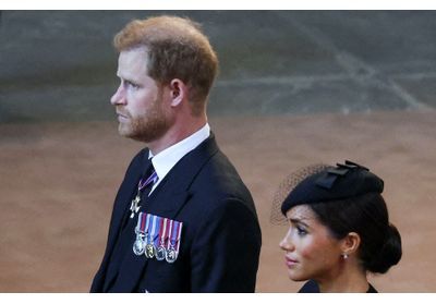 Funérailles d'Elisabeth II : les tendres gestes du prince Harry pour soutenir Meghan Markle
