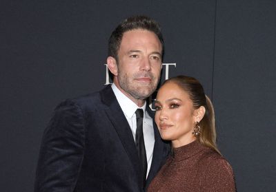 « J'ai été sacrément blessé et en colère » : Ben Affleck évoque sa rupture avec Jennifer Lopez en 2004