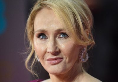 J. K Rowling dans la tourmente : la romancière révèle avoir été victime de violences conjugales