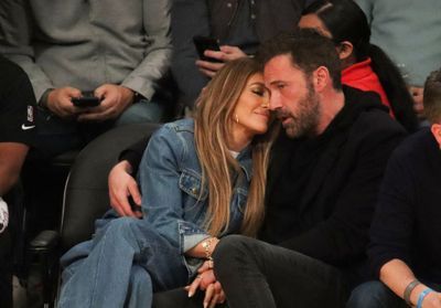 Jennifer Lopez et Ben Affleck, l'amour dans les tribunes du Staples Center