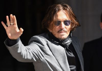 Johnny Depp demande le report de son procès pour un tournage