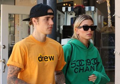 Justin Bieber maquille sa femme Hailey Baldwin et le résultat est plutôt pas mal