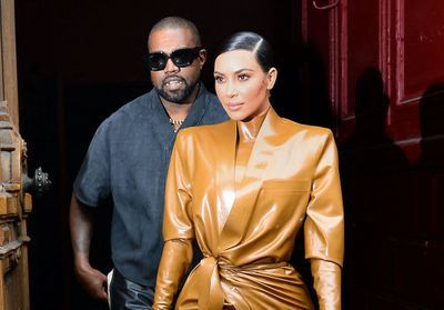 Kanye West célèbre Dieu lors d'un « Sunday Service » surprise à Paris