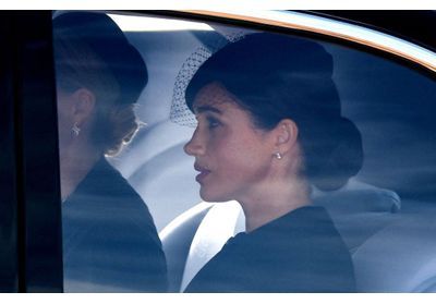 Kate et Camilla face à Meghan Markle : la famille royale réunie pour la procession du cercueil d'Elisabeth II