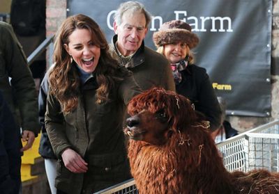 PHOTO Kate Middleton charmeuse de serpent dans une ferme en Irlande du Nord