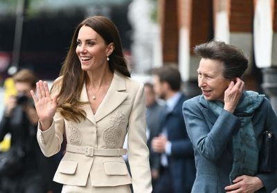 Kate Middleton et la princesse Anne : un duo engagé auprès du personnel soignant des maternités