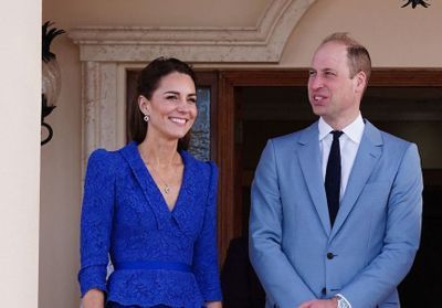 Kate Middleton et le prince William, assortis pour leur arrivée au Belize