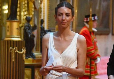 PHOTOS - Kate Middleton : trop mignon, le prince Louis suce son pouce au balcon de Buckingham https://www.gala.fr/l_actu/news_de_stars/photos-kate-middleton-trop-mignon-le-prince-louis-suce-son-pouce-au-balcon-de-buckingham_430779?utm_term=Autofeed&ut