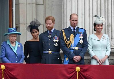 Kate, William et la reine Elizabeth II célèbrent les 39 ans de Meghan Markle