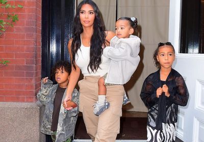 Kim Kardashian demande des conseils pour occuper ses enfants... et se fait tacler par les internautes