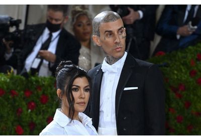 Kourtney Kardashian : son mari Travis Barker a été hospitalisé à Los Angeles