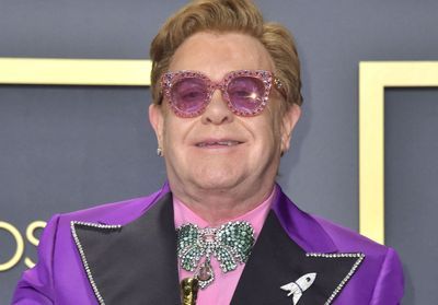 L'état de santé d'Elton John s'aggrave, il annule ses deux prochains concerts