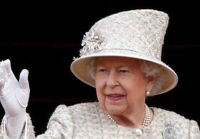 La reine d'Angleterre positive au Covid-19 : Buckingham donne des détails sur son état