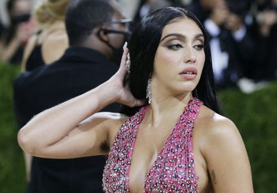 « Laissez-les porter ce qu'elles veulent » : le discours engagé de Lourdes Leon sur la féminité