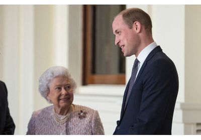 Le prince William rend hommage à la reine : son clin d'oeil Lady Di
