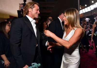 Les retrouvailles de Jennifer Aniston et Brad Pitt font le buzz : l'acteur réagit !