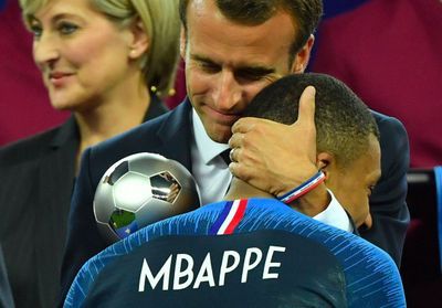 Macron : le président qui aimait câliner les joueurs