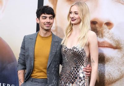 Joe Jonas and Sophie Turner Are Married (Again)! Couple Weds in Romantic French Ceremony PeopleNow  https://Live.twitter.com/peoplenow pic.twitter.com/BR3NDMAT3a