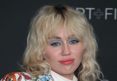 Miley Cyrus rend hommage à son personnage d'Hannah Montana