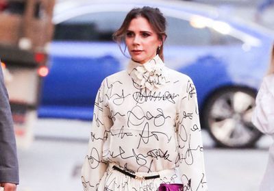 Oui, Victoria Beckham sait sourire (et cela surprend même son mari)