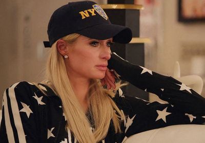 Paris Hilton victime d'abus : la star émue témoigne devant la justice
