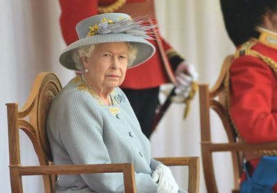 Pourquoi Elisabeth II ne souhaite pas abdiquer en faveur du prince Charles