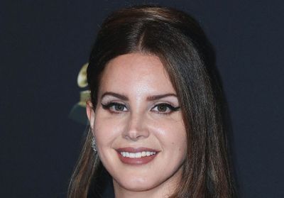 Pourquoi Lana Del Rey se retire des réseaux sociaux ?