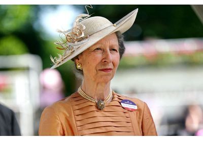 Princesse Anne : sur les traces de sa mère Elisabeth II, elle honore Daniel Craig