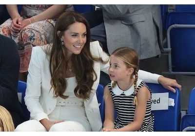 Princesse Charlotte : ce geste piqué à Kate Middleton pour cacher sa timidité