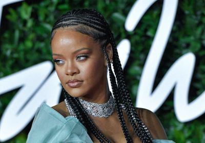 Rihanna se fait refuser l'entrée d'un bar parce qu'elle a oublié ses papiers d'identité