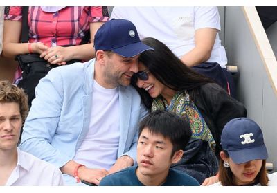 Roland-Garros : Demi Moore amoureuse dans les tribunes du tournoi de tennis