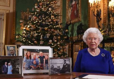 Scandales et guerre dans la famille royale : la reine d’Angleterre s’adresse aux Britanniques  